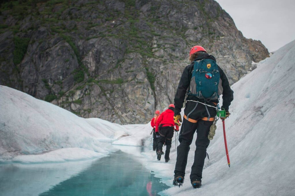 outdoor-rock-mountain-snow-winter-hiking-1410424-pxhere.com-1